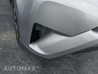 2018 Toyota RAV4 LE – miniatura 22