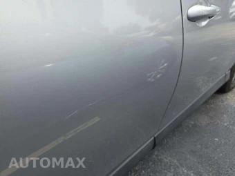 2018 Toyota RAV4 LE – miniatura 27