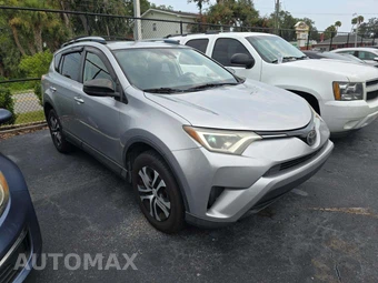 2018 Toyota RAV4 LE – miniatura 4