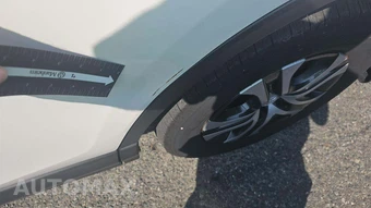 2018 Toyota RAV4 LE – miniatura 21
