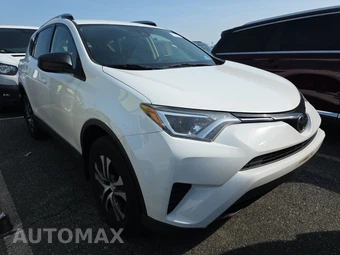 2018 Toyota RAV4 LE – miniatura 3