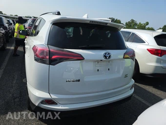 2018 Toyota RAV4 LE – miniatura 5