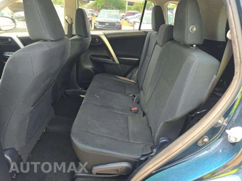 2018 Toyota RAV4 LE – miniatura 10