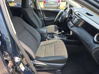 2018 Toyota RAV4 LE – miniatura 15