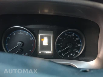 2018 Toyota RAV4 LE – miniatura 12