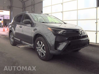 2018 Toyota RAV4 LE – miniatura 3