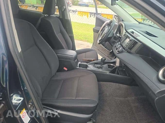 2018 Toyota RAV4 LE – miniatura 15