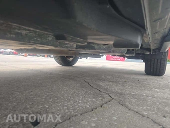 2018 Toyota RAV4 LE – miniatura 4