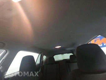 2018 Toyota RAV4 LE – miniatura 11