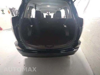 2018 Toyota RAV4 LE – miniatura 14