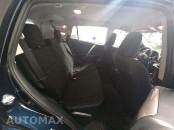 2018 Toyota RAV4 LE – miniatura 16