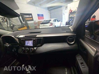 2018 Toyota RAV4 LE – miniatura 19