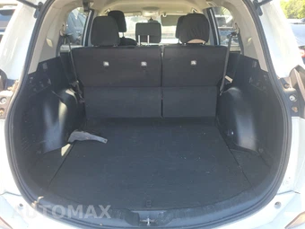 2018 Toyota RAV4 LE – miniatura 16