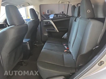 2018 Toyota RAV4 LE – miniatura 10