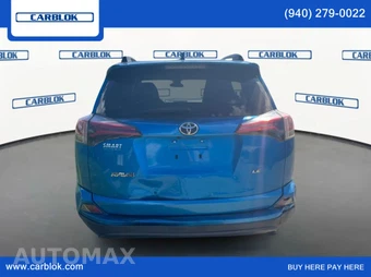 2018 Toyota RAV4 LE – miniatura 6