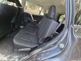 2018 Toyota RAV4 LE – miniatura 13