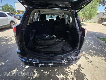 2018 Toyota RAV4 LE – miniatura 14