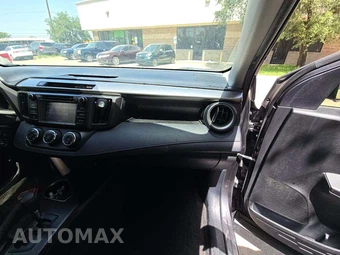 2018 Toyota RAV4 LE – miniatura 19
