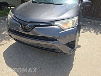 2018 Toyota RAV4 LE – miniatura 23