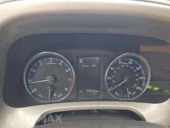 2018 Toyota RAV4 Limited - miniatura 9