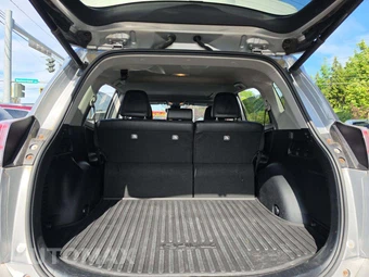 2018 Toyota RAV4 Limited – miniatura 14