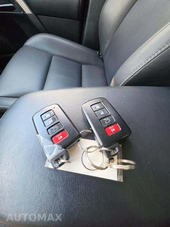 2018 Toyota RAV4 Limited – miniatura 8