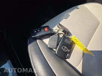 2018 Toyota RAV4 Limited - miniatura 8