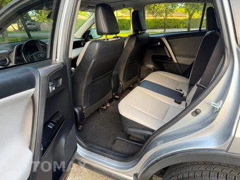 2018 Toyota RAV4 Limited - miniatura 11