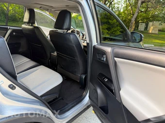 2018 Toyota RAV4 Limited - miniatura 12