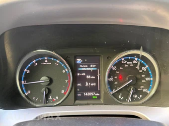 2018 Toyota RAV4 Limited - miniatura 9