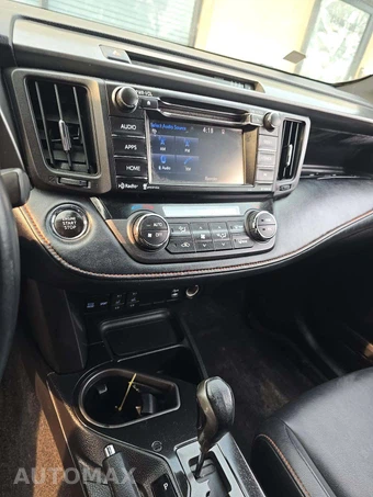 2018 Toyota RAV4 SE - miniatura 10