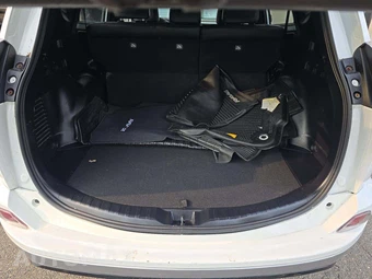 2018 Toyota RAV4 SE - miniatura 14