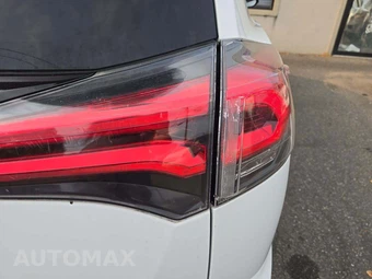 2018 Toyota RAV4 SE - miniatura 24