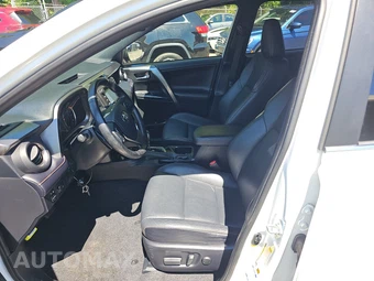 2018 Toyota RAV4 SE – miniatura 13