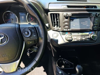 2018 Toyota RAV4 SE – miniatura 17