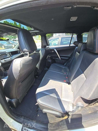 2018 Toyota RAV4 SE – miniatura 13