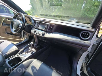 2018 Toyota RAV4 SE – miniatura 19