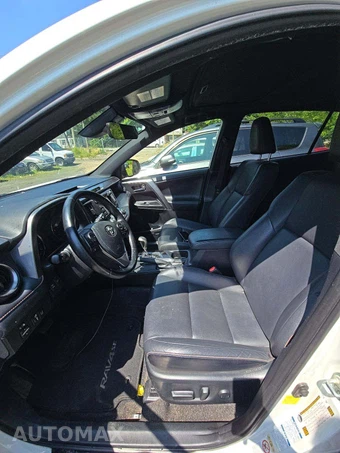 2018 Toyota RAV4 SE – miniatura 6