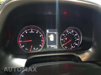 2018 Toyota RAV4 SE - miniatura 9