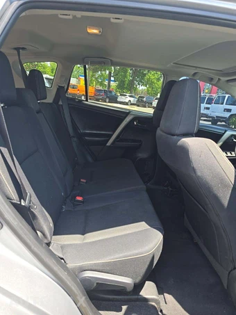 2018 Toyota RAV4 XLE – miniatura 16