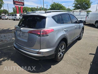 2018 Toyota RAV4 XLE – miniatura 3