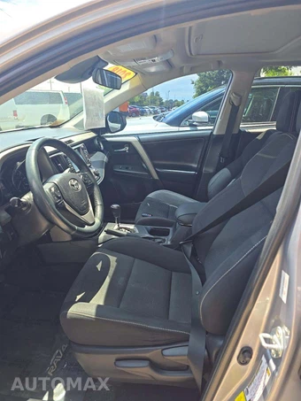2018 Toyota RAV4 XLE – miniatura 6