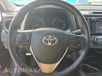 2018 Toyota RAV4 XLE - miniatura 10