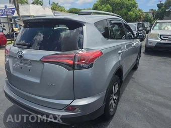 2018 Toyota RAV4 XLE – miniatura 3