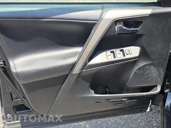 2018 Toyota RAV4 XLE – miniatura 9