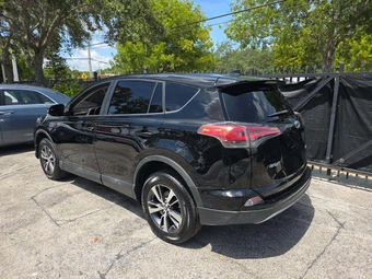 2018 Toyota RAV4 XLE - miniatura 2