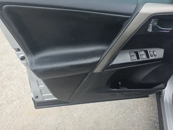 2018 Toyota RAV4 XLE – miniatura 9
