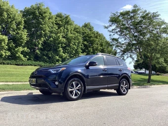 2018 Toyota RAV4 XLE - miniatura 2