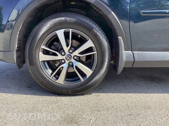 2018 Toyota RAV4 XLE - miniatura 4