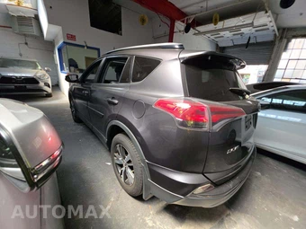 2018 Toyota RAV4 XLE – miniatura 2